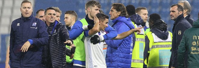 L'under 21 batte 3-0 l'Islanda: Sottil e doppietta di Cutrone. Rissa finale