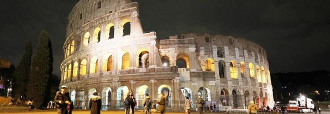 Fa volare un drone sull'Arco di Costantino al Colosseo: denunciato turista russo