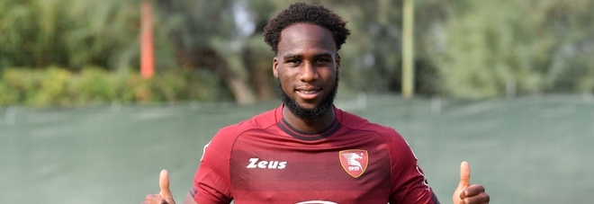 Salernitana, Dia si presenta: «Voglio segnare tanti gol» Salernitana, Dia si presenta: «Voglio segnare tanti gol»