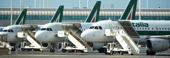 Alitalia, il governo ammette: «Il consorzio non esiste più»