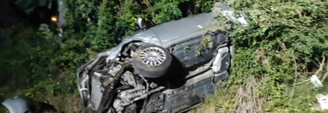 Si ribalta con l'auto nella notte, grave un giovane di Cassino Si ribalta con l'auto nella notte, grave un giovane di Cassino