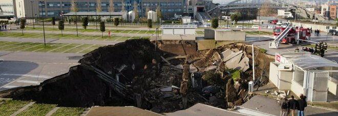 Ospedale del Mare, esplosione nella notte: voragine di 50 metri, evacuato il Covid residence