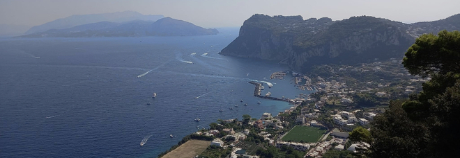Droga ritrovata vicino a una scuola sull'isola di Capri: scatta l'indagine