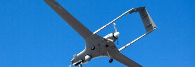 Bayraktar, il drone "invisibile" temuto da Putin: la Russia offre 800 dollari a chi ne abbatte uno