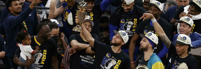 Golden State Warriors campione Nba: Curry Mvp, Boston si arrende in casa