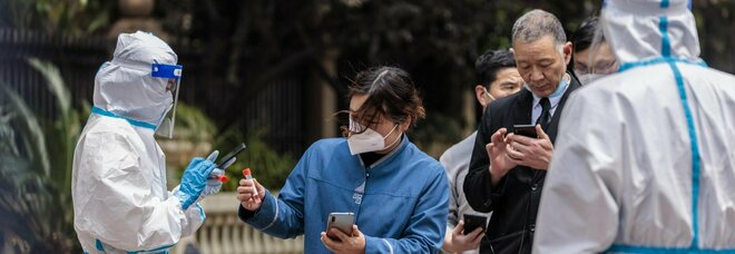 Omicron in Cina, a Shanghai è ancora emergenza: altri 7 morti e 20mila contagi