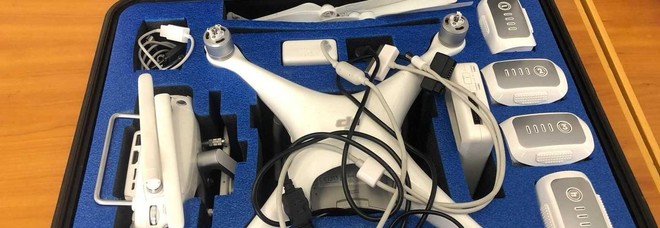Drone sopra il Colosseo, denunciato turista Drone sopra il Colosseo, denunciato turista