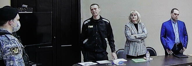 Navalny, il dissidente anti Putin condannato per frode e oltraggio alla Corte: rischia almeno 13 anni