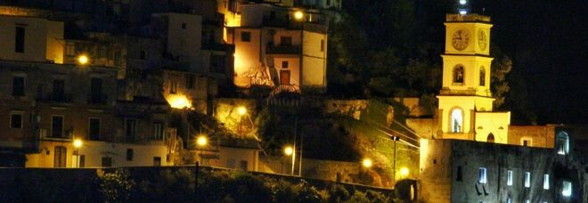 Visuale notturna del Borgo San Matteo a Sarno