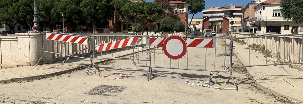 Sos per le crepe dopo l alluvione. Il sindaco di Senigallia: «Verificare gli argini danneggiati»