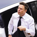 Musk affonda Twitter e Tesla, il suo shopping fa paura. Titolo automobilistico perde il 6,5% a Wall Street