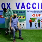 Vaccini, tagli a forniture Pfizer