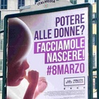 Roma, l'assessora Lucarelli: «Via i manifesti della campagna Pro Vita»
