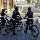 Roma, la sicurezza nei parchi e sulle “ciclabili” viaggia a bordo delle bici elettriche della polizia municipale. “Rinasce” il reparto ciclisti
