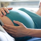 Donna contagiata partorisce una bambina: la piccola negativa al tampone