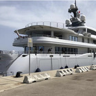 Truffa di oltre 1 milione di euro per comprare uno yacht di lusso in Sardegna: indagate cinque persone