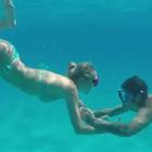 Fedez e Chiara Ferragni, amore in barca e baci subacquei... non proprio perfetti