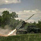 Ucraina diretta, Nato: «La guerra potrebbe durare per anni». Il governatore del Lugansk: «Ci prepariamo al peggio»