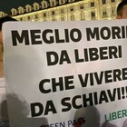 No green pass, nuova manifestazione a Roma: «Strumento di segregazione sociale»