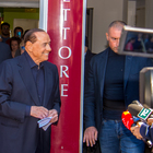 Berlusconi lascia l'ospedale San Raffaele a Milano