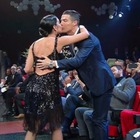 Georgina Rodriguez balla un tango sexy, poi il bacio con Cristiano Ronaldo. «Bellissimi»