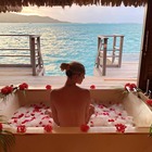 Fedez e Chiara Ferragni nudi, l'ultimo bagno a Bora Bora