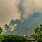 Incendio in Versilia, Massarosa brucia: fiamme sulle case, evacuate le famiglie