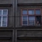 Vienna in quarantena e dai balconi si canta: "Volare" di Domenico Modugno