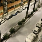 Neve a Roma, i social impazziscono: «Poca, ma è arrivata». Strade imbiancate, ecco dove
