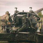 Donbass, gli obici italiani FH70 da 155 mm in azione: colpiscono ad oltre 25 km di distanza