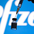 Pfizer, Francia: «Ok al contratto Ue per l'acquisto di 1.8 miliardi di dosi, ma posti quesiti»