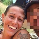 Omicidio a Trento, Deborah Saltori uccisa dal marito con due accettate alla gola: «L'ha adescata con l'assegno di mantenimento per il figlio»