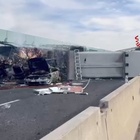 Tir, camper e auto: inferno in A1 a Firenze, fiamme e due morti