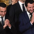 Di Maio e Salvini: «Niente aumento dell'Iva, resteranno gli 80 euro»