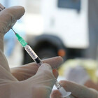 Covid, dati allarmanti dalle Rsa: «Il personale sanitario rifiuta il vaccino»
