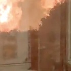 Spagna, treno avvolto dalle fiamme: passeggeri rompono i vetri e scappano. VIDEO
