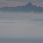 Pianura Padana sommersa da nebbia e smog, l'incredibile video dal Mombarone sulle Alpi