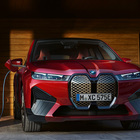 BMW, maggiore autonomia e ricariche più brevi per le nuove auto elettriche. Ed anche interni con materiali vegani