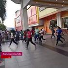 Terremoto Indonesia, persone fuggono dopo la scossa di 7.3