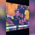 Tradisce la moglie allo stadio, il protagonista su Instagram: «La colpa è delle donne, io sono la vittima»