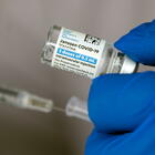 Covid, allarme per il vaccino Johnson & Johnson: «Può causare una patologia neurologica rara»