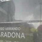 Napoli, presentata la statua di Maradona