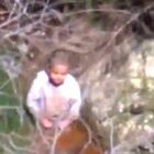 Bambino di tre anni ritrovato in un bosco dopo quattro giorni. Il padre commosso: «Non ci siamo mai fermati»