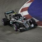 Gp di Singapore, pole per Rosberg e problemi per la Ferrari di Vettel: partirà ultimo
