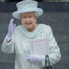 La regina Elisabetta morta per una caduta accidentale: i medici le sconsigliarono di andare in ospedale