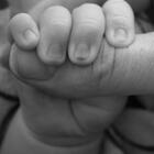Covid, neonato positivo in terapia intensiva: la mamma non si era vaccinata