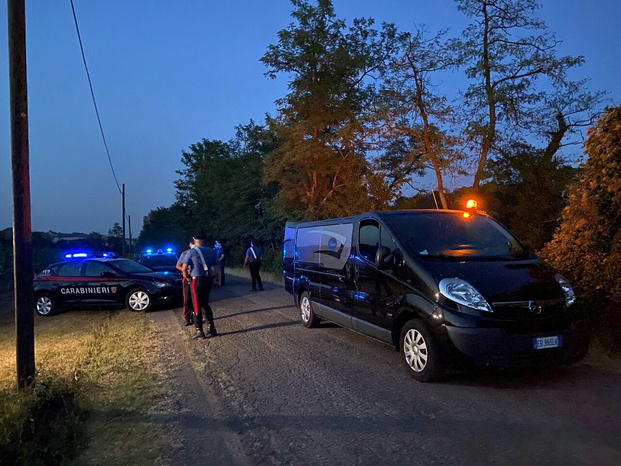 Bologna, Uccide La Moglie Con Una Fucilata, Poi Tenta Il Suicidio. In ...